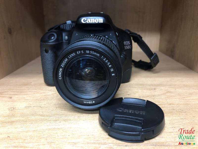 Canon EOS 550D Digital SLR camera Kit with Canon 18-55 Lens