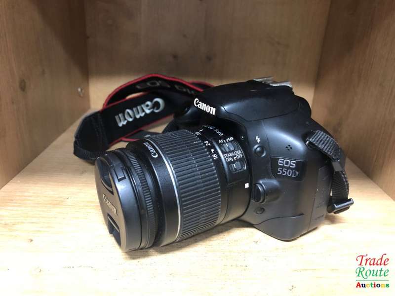 Canon EOS 550D Digital SLR camera Kit with Canon 18-55 Lens