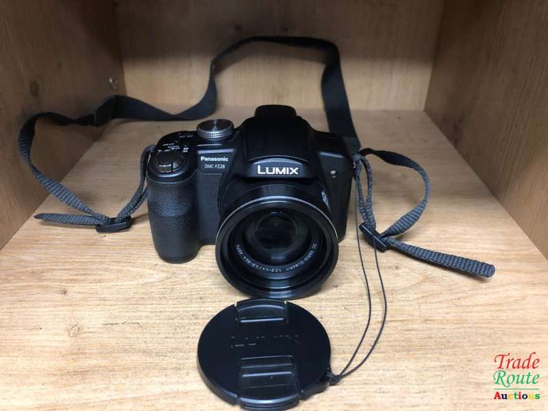 Panasonic Lumix DMC-FZ28 Digital Camera - LEICA Lens