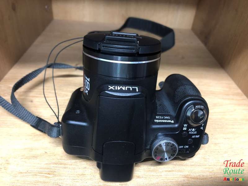 Panasonic Lumix DMC-FZ28 Digital Camera - LEICA Lens