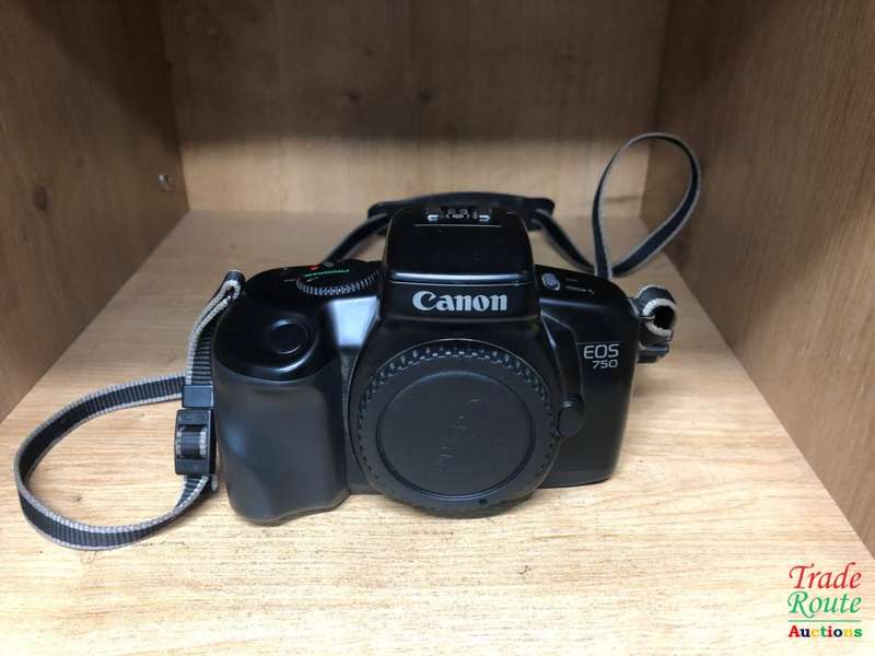 CANON EOS 750 Camera [ FILM CAMERA ]