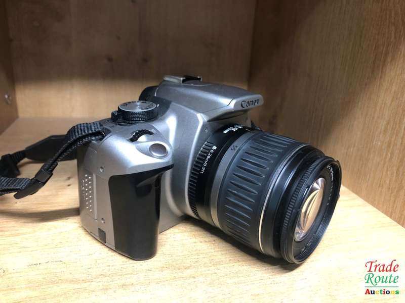 Canon EOS 350D Digital SLR camera (SILVER) WITH 18-55 mm II LENS