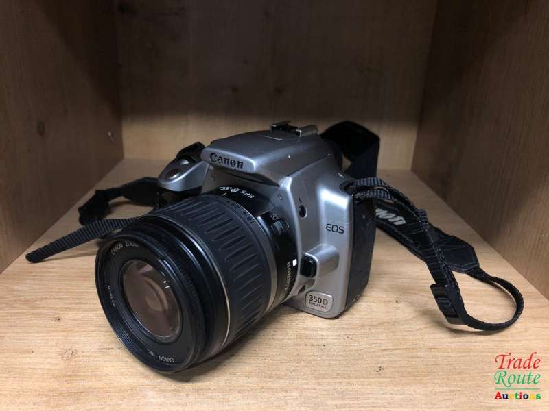 Canon EOS 350D Digital SLR camera (SILVER) WITH 18-55 mm II LENS