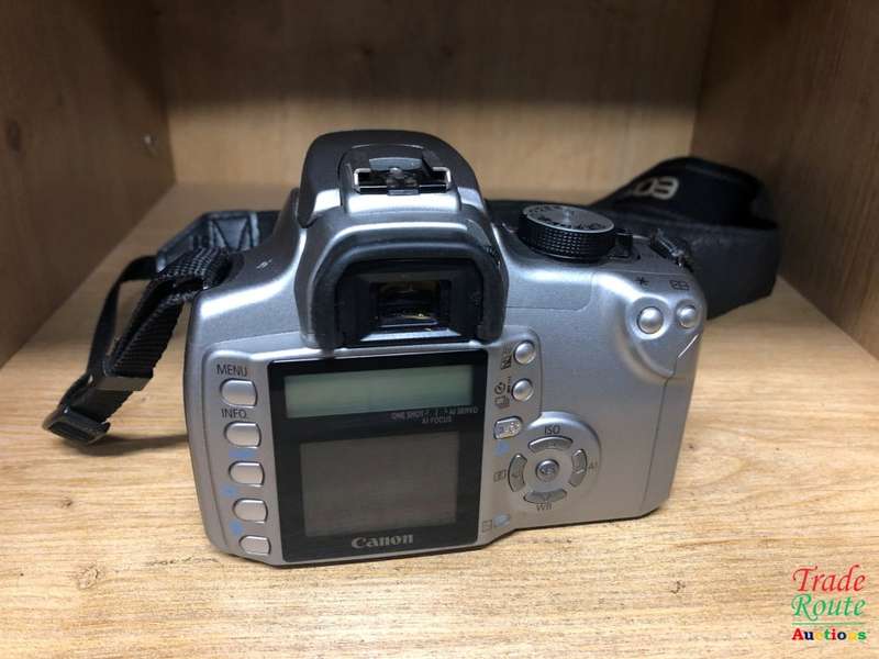 Canon EOS 350D Digital SLR camera (SILVER) WITH 18-55 mm II LENS