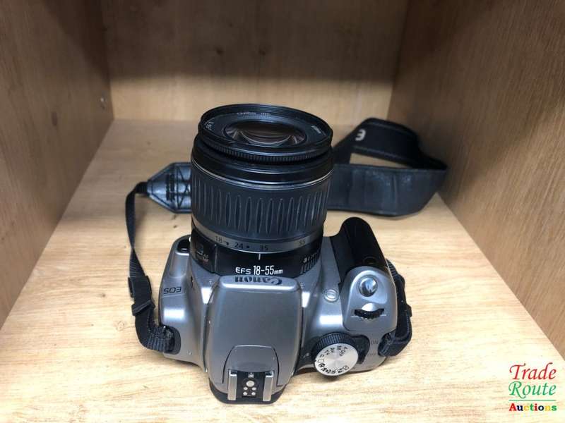 Canon EOS 350D Digital SLR camera (SILVER) WITH 18-55 mm II LENS