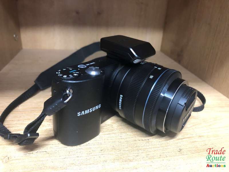 Samsung NX1100 20.3MP CMOS Smart | WiFi | FULL HD | Digital Camera + 20-50mm Lens
