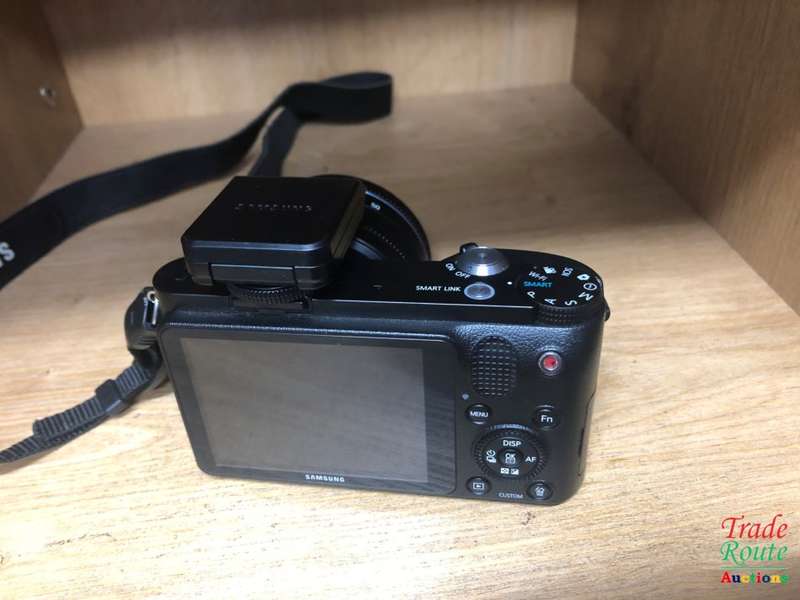 Samsung NX1100 20.3MP CMOS Smart | WiFi | FULL HD | Digital Camera + 20-50mm Lens