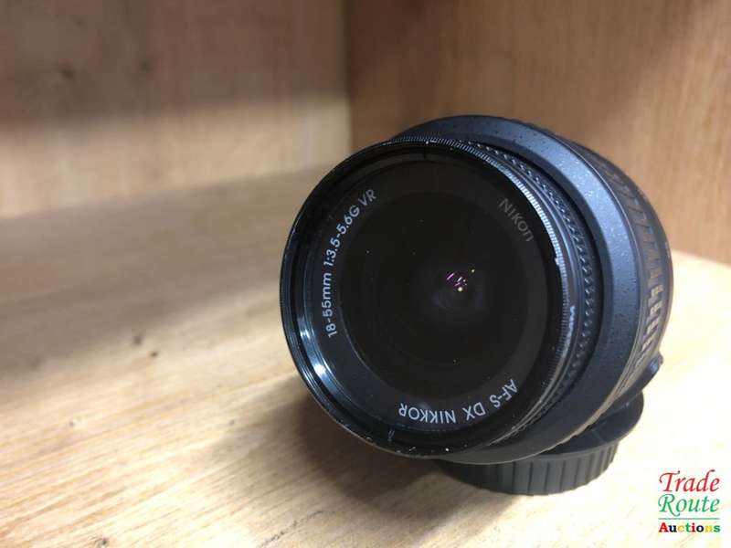 Nikon AF-S DX NIKKOR 18-55mm f/3.5-5.6G Vibration Reduction Zoom Lens Auto Focus for Nikon DSLR