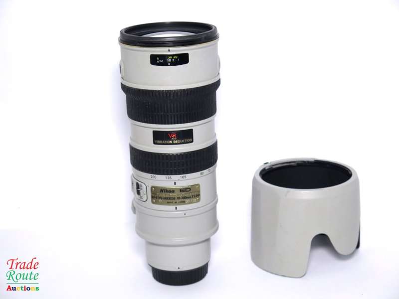 Nikon 70-200mm f2.8G ED-IF AF-S VR Zoom Lens   *** NIKON *** Full Frame lens