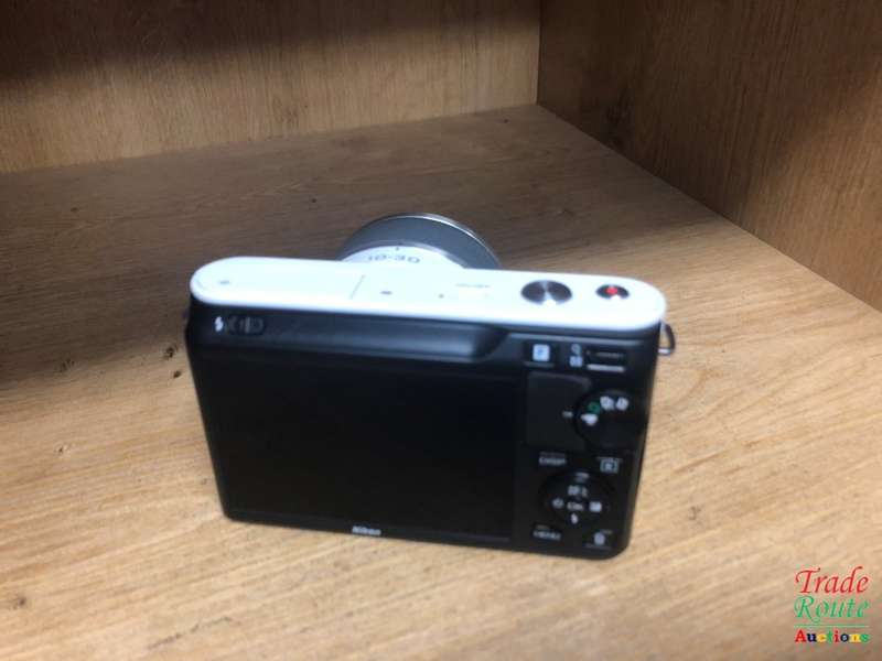Nikon 1 J1 Mirrorless Digital Camera with 10-30mm VR Zoom Lens (White) - IN BOX
