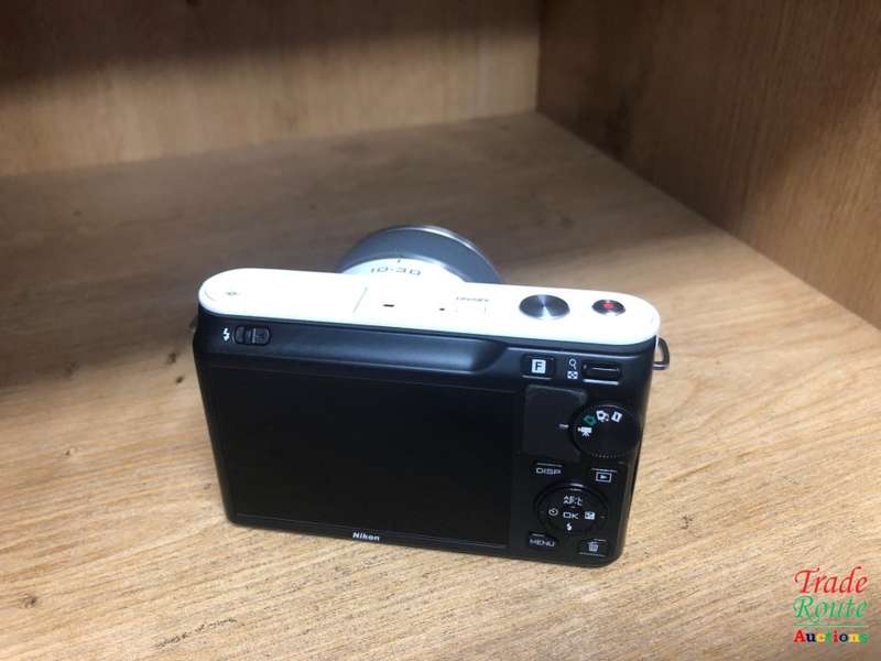 Nikon 1 J1 Mirrorless Digital Camera with 10-30mm VR Zoom Lens (White) - IN BOX