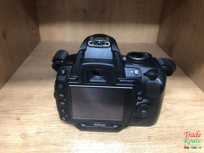 NIKON D5000 DIGITAL SLR CAMERA BODY ONLY WITH 2.7-inch Vari-angle LCD