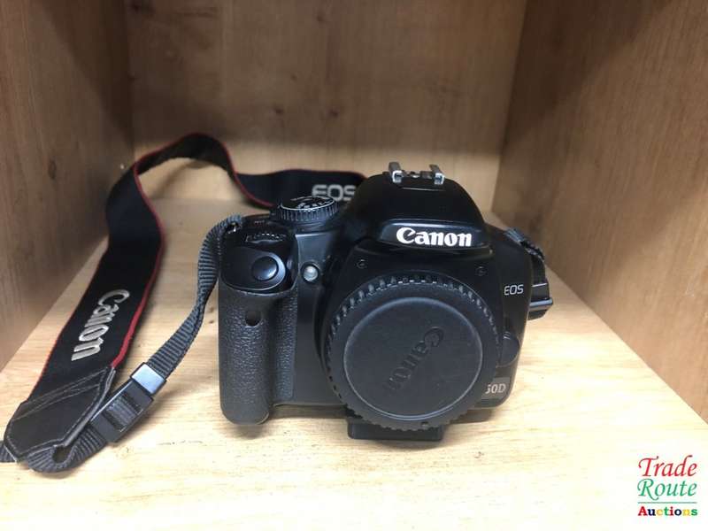Canon EOS 450D DigitalSLR camera 12.2 Megapixels BODY ONLY