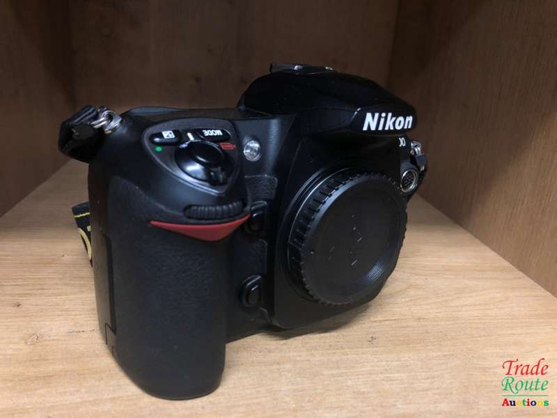 Nikon D200 SLR Digital Camera (Camera Body)
