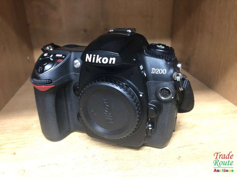 Nikon D200 SLR Digital Camera (Camera Body)