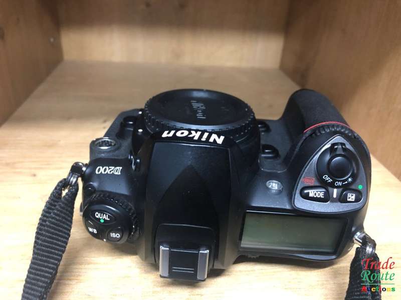 Nikon D200 SLR Digital Camera (Camera Body)