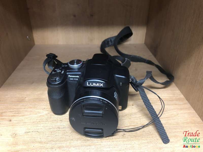 Panasonic Lumix DMC-FZ28 Digital Camera - Leica Lens