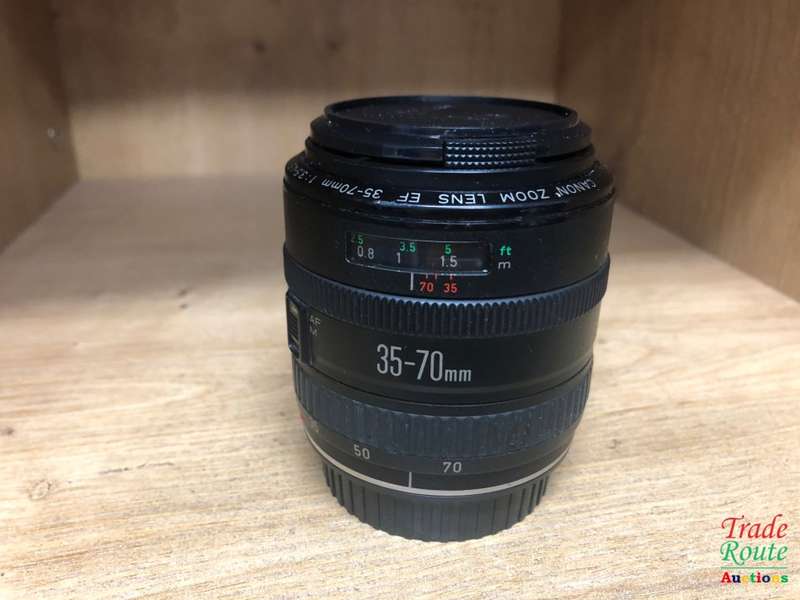 Canon 35-70mm f3.5-4.5 LENS - Will work on Full Frame Canon DSLRs