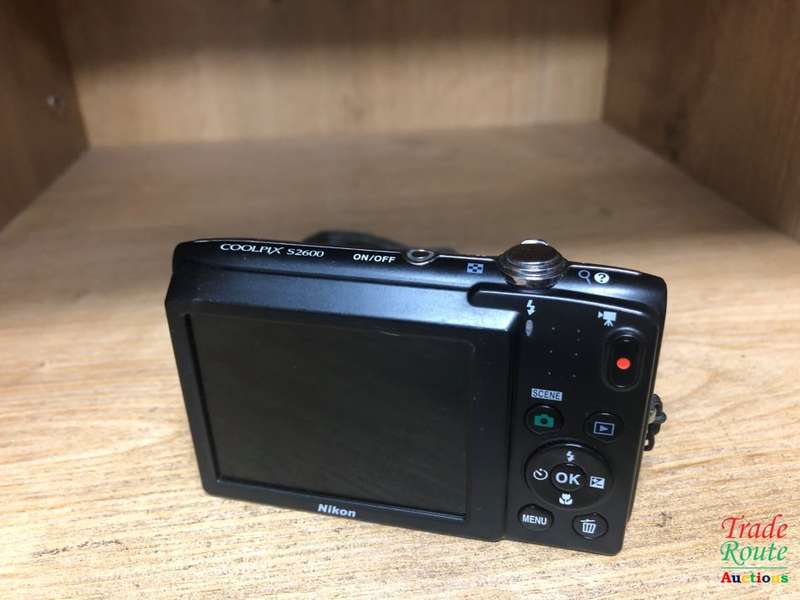 Nikon Coolpix S2600 ( 14MP, 5 x Optical Zoom, 2.7 -inch LCD ) - Digital Camera