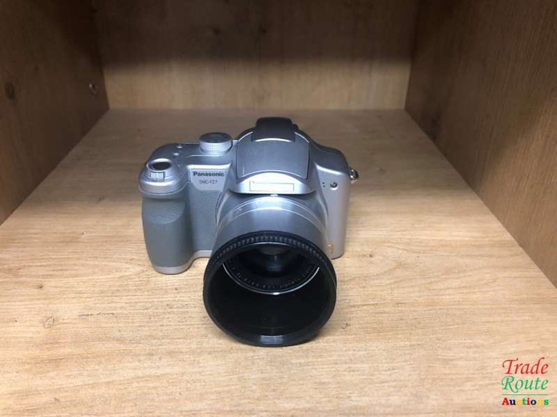Panasonic Lumix DMC-FZ7, 6.0 Megapixel, 12x Optical/4x Digital Zoom, Digital Camera (Silver)