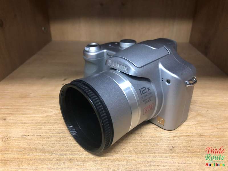 Panasonic Lumix DMC-FZ7, 6.0 Megapixel, 12x Optical/4x Digital Zoom, Digital Camera (Silver)