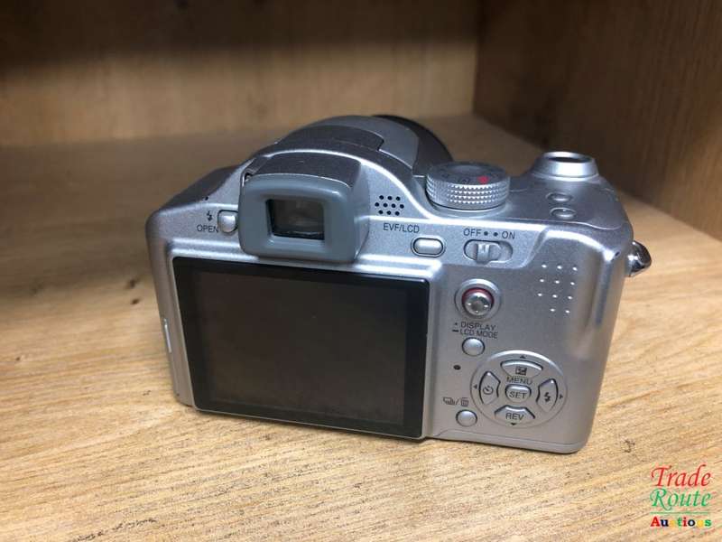 Panasonic Lumix DMC-FZ7, 6.0 Megapixel, 12x Optical/4x Digital Zoom, Digital Camera (Silver)