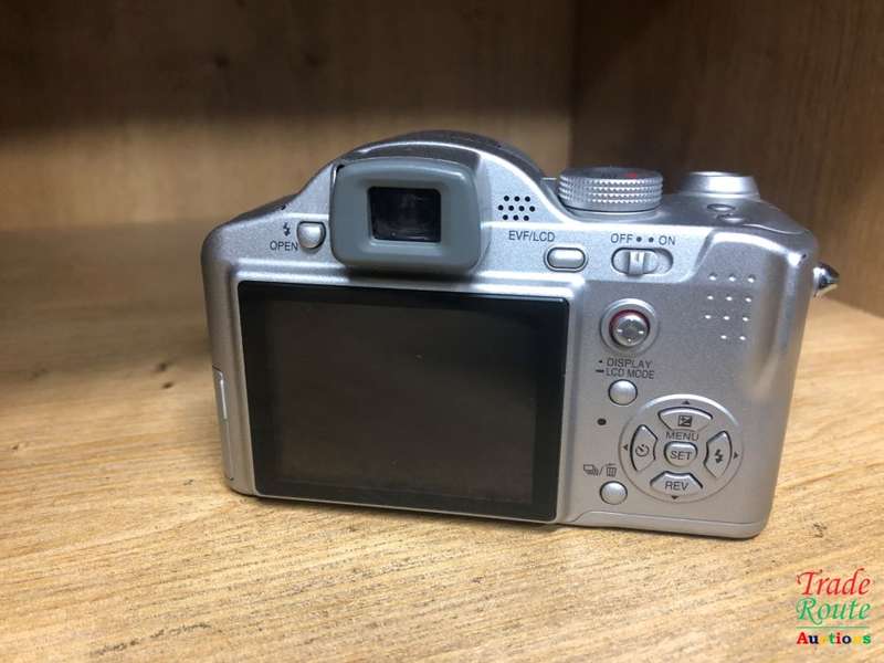 Panasonic Lumix DMC-FZ7, 6.0 Megapixel, 12x Optical/4x Digital Zoom, Digital Camera (Silver)