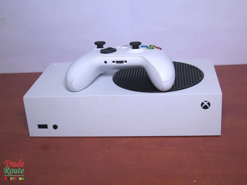 Microsoft - Xbox Series S 512GB SSD Console + 1 Controller