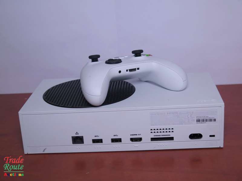 Microsoft - Xbox Series S 512GB SSD Console + 1 Controller