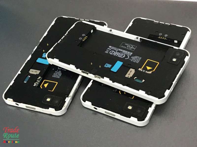 3 X Blackberry phones - For spares or repairs