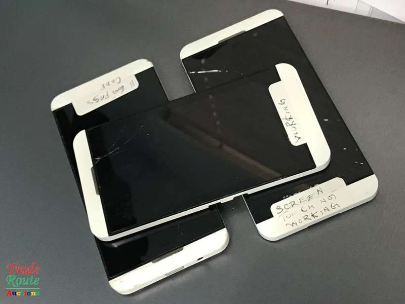 3 X Blackberry phones - For spares or repairs