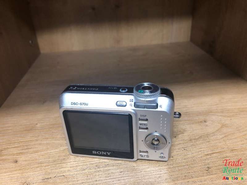 Sony Cybershot DSC-S700 7.2MP Digital Camera with 3x Optical Zoom
