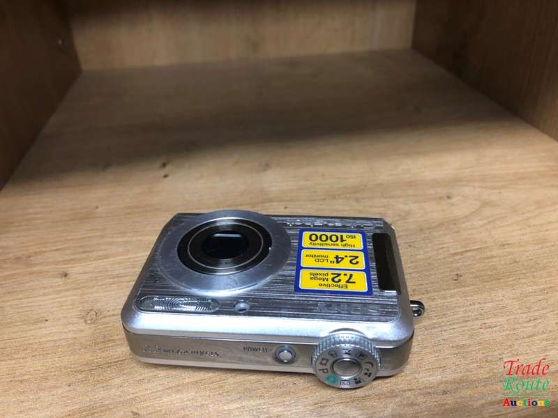 Sony Cybershot DSC-S700 7.2MP Digital Camera with 3x Optical Zoom