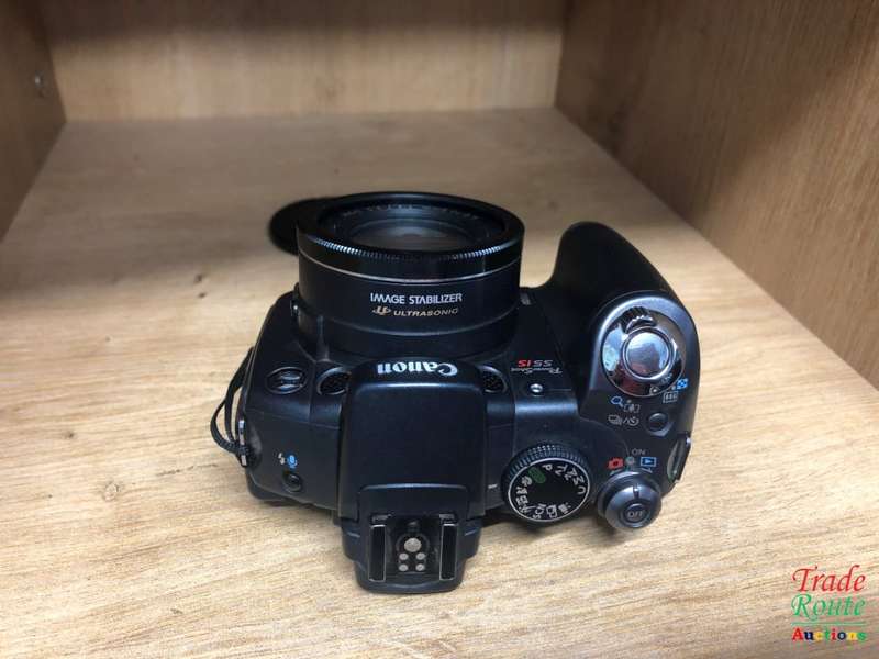Canon PowerShot Pro Series S5 IS 8.0MP Digital Camera with 12x OIS Zoom