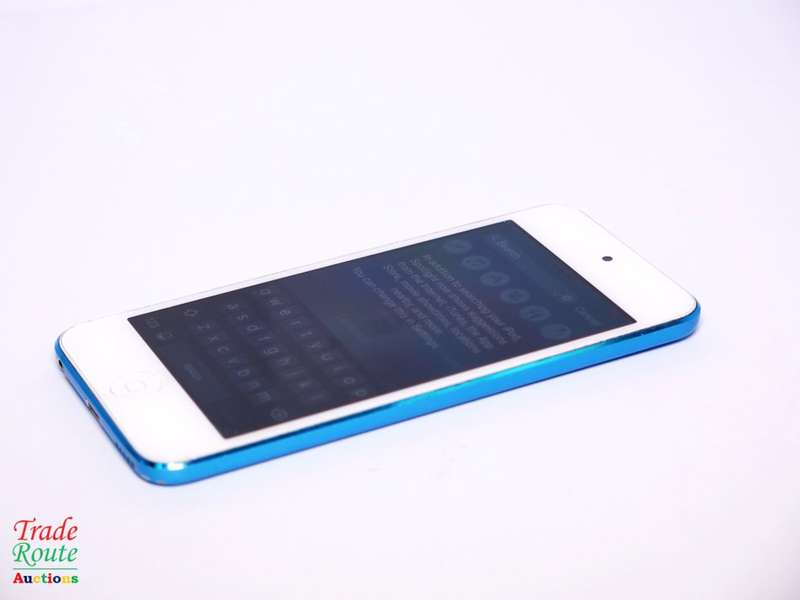 Apple iPod Touch | WHITE/BLUE | 16GB | 5th Generation | A1421 | RETINA DISPLAY