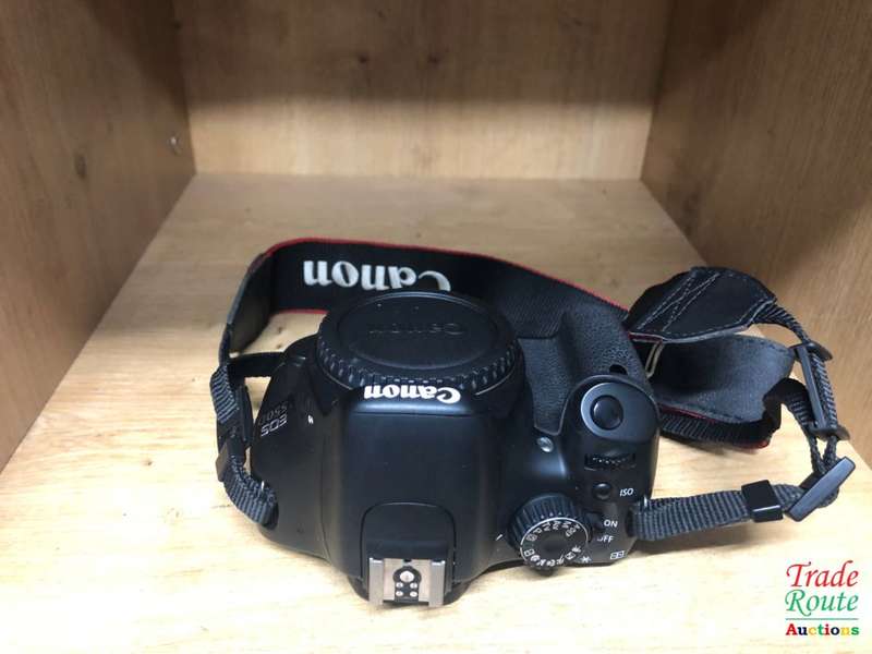 Canon EOS 550D Digital SLR camera BODY