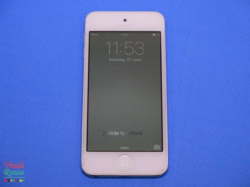 Apple iPod Touch | WHITE/SILVER | 16GB | RETINA DISPLAY