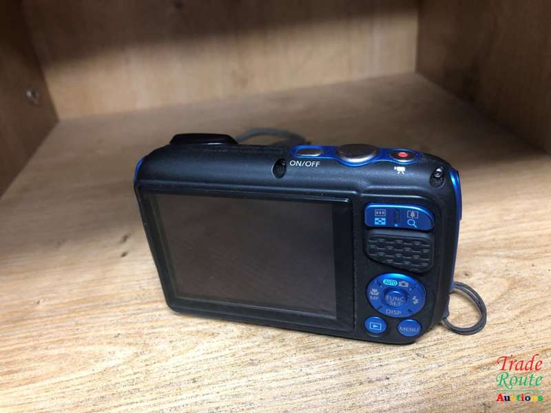 Canon PowerShot D30 Waterproof Digital Camera (Blue)