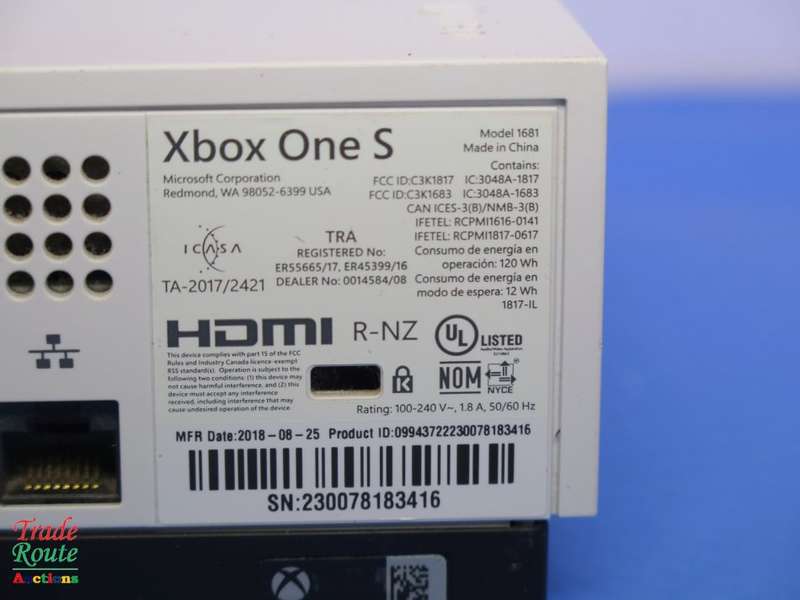 XBOX One S Console (WHITE) Model 1681 1TB + 1 Controller
