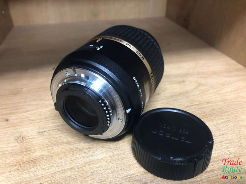 Tamron SP 60mm f/2 Di II 1:1 Macro Lens for NIKON CAMERAS