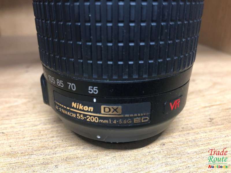 FOR SPARES ** NO AF ** Nikon 55-200mm VR LENS