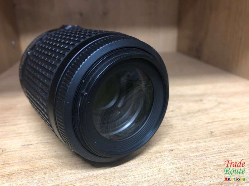FOR SPARES ** NO AF ** Nikon 55-200mm VR LENS