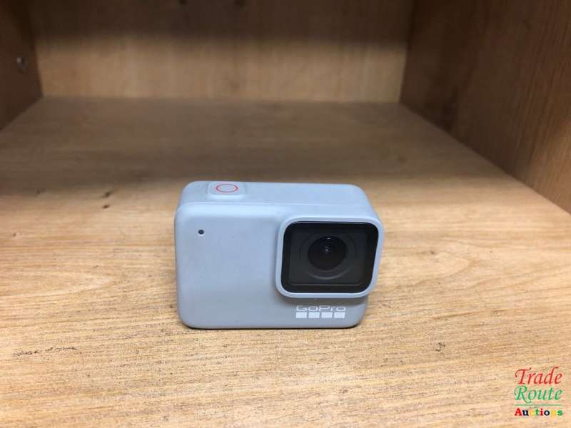 GoPro HERO7 White - Waterproof Digital Action Camera with Touch Screen 1440p HD Video 10MP Photos