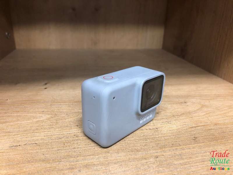 GoPro HERO7 White - Waterproof Digital Action Camera with Touch Screen 1440p HD Video 10MP Photos