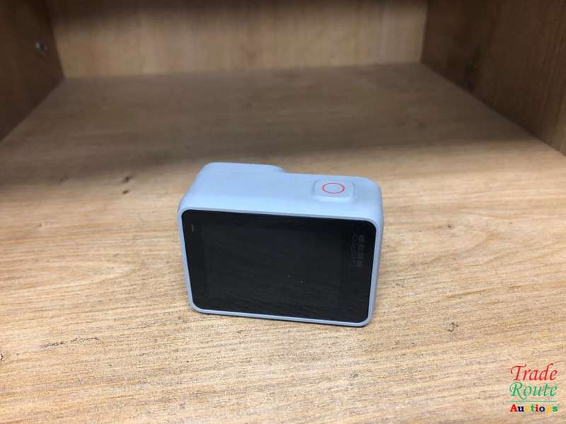GoPro HERO7 White - Waterproof Digital Action Camera with Touch Screen 1440p HD Video 10MP Photos