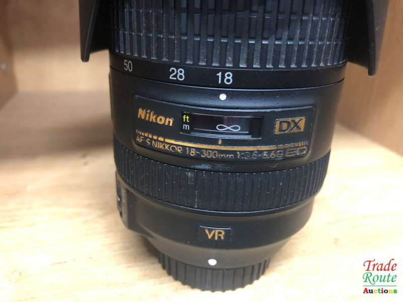 Nikon AF-S DX NIKKOR 18-300mm f/3.5-5.6G ED VR Lens