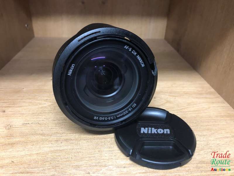 Nikon AF-S DX NIKKOR 18-300mm f/3.5-5.6G ED VR Lens