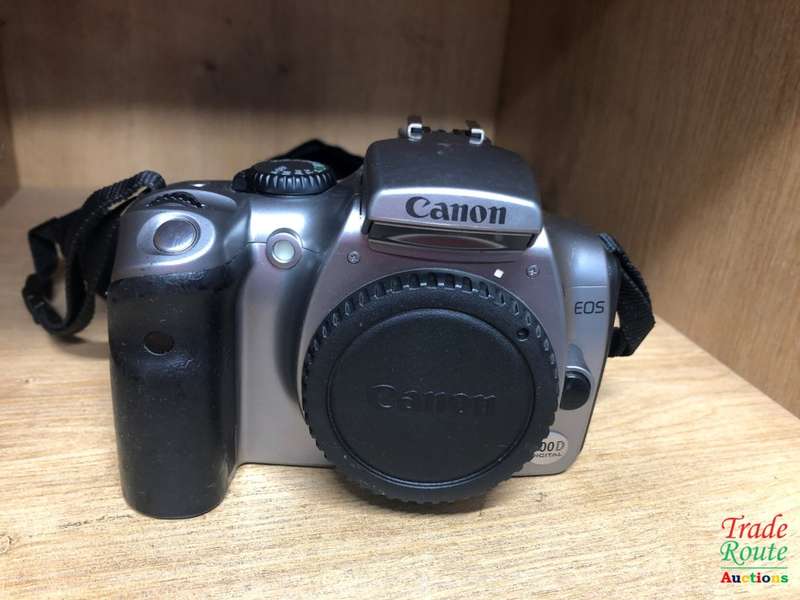 Canon 300D Digital SLR camera (SILVER) BODY [ NO CHARGER ]