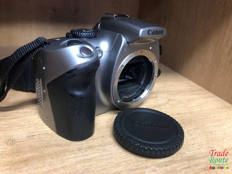 Canon 300D Digital SLR camera (SILVER) BODY [ NO CHARGER ]