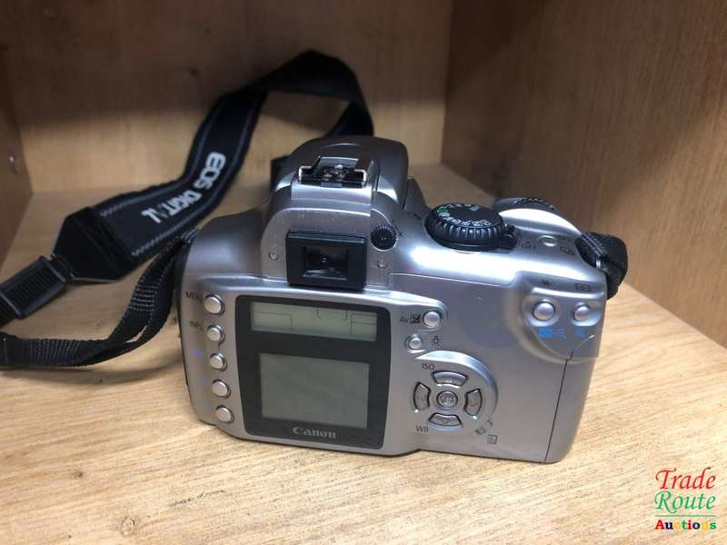 Canon 300D Digital SLR camera (SILVER) BODY [ NO CHARGER ]